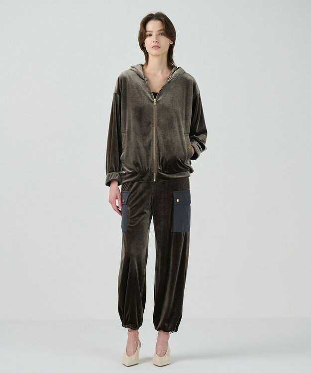 GRACE CONTINENTAL トリアセベロアパンツ カーキ