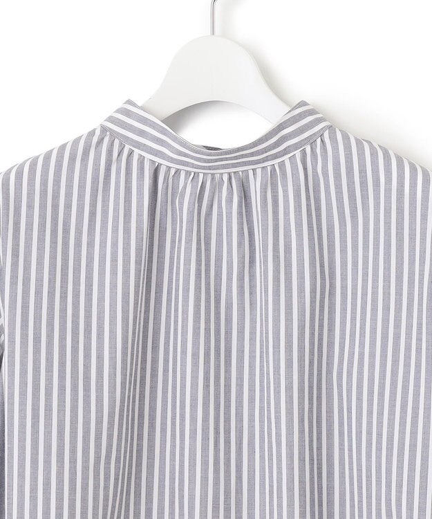 J.PRESS YORK STREET 【WOMEN】バックボタン ストライプブラウス ライトグレー系1