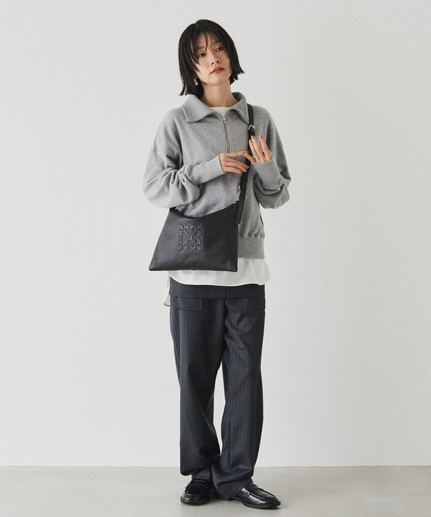 russet エンボスモノグラム ソフトレザーショルダーバッグ(CE-1547) Black