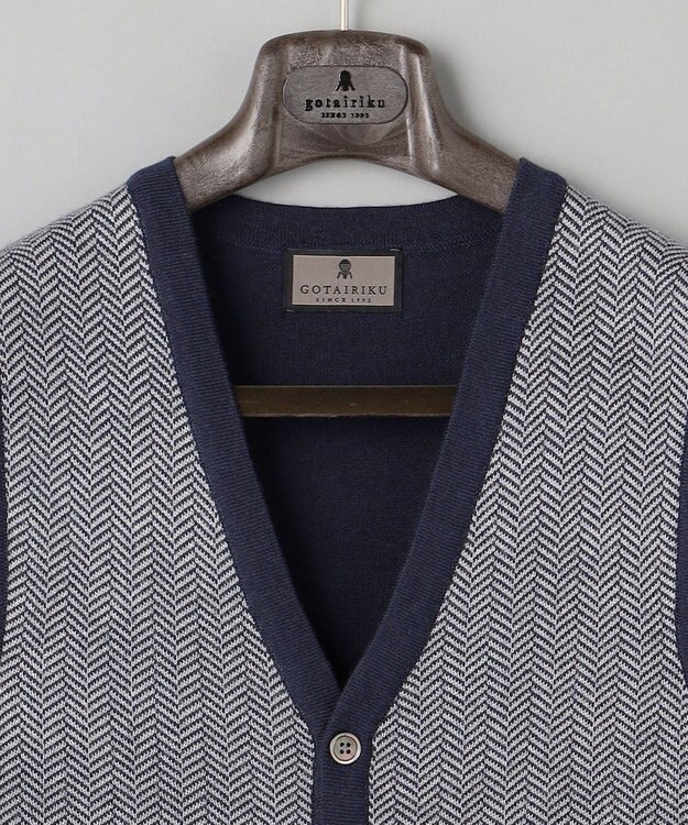 GOTAIRIKU 体温調整に【洗える/チクチクしにくい/ピリングしにくい】イタリア糸 ハイゲージ ベスト_WOOL100% ネイビー×ヘリンボーン柄(25年新色)