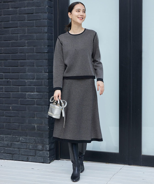 自由区 【WEB限定カラーあり・洗える】リバーシブルニット セットアップ(プルオーバー×フレアスカート) ブラック×グレージュ