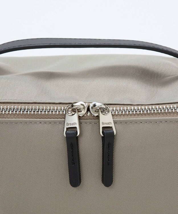 TOPKAPI 【Breath TOPKAPI】【撥水】マット ナイロン ボックス型 ショルダーバッグ グレー