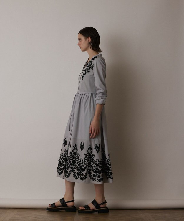 GRACE CONTINENTAL ストライプ刺繍ワンピース ブラック