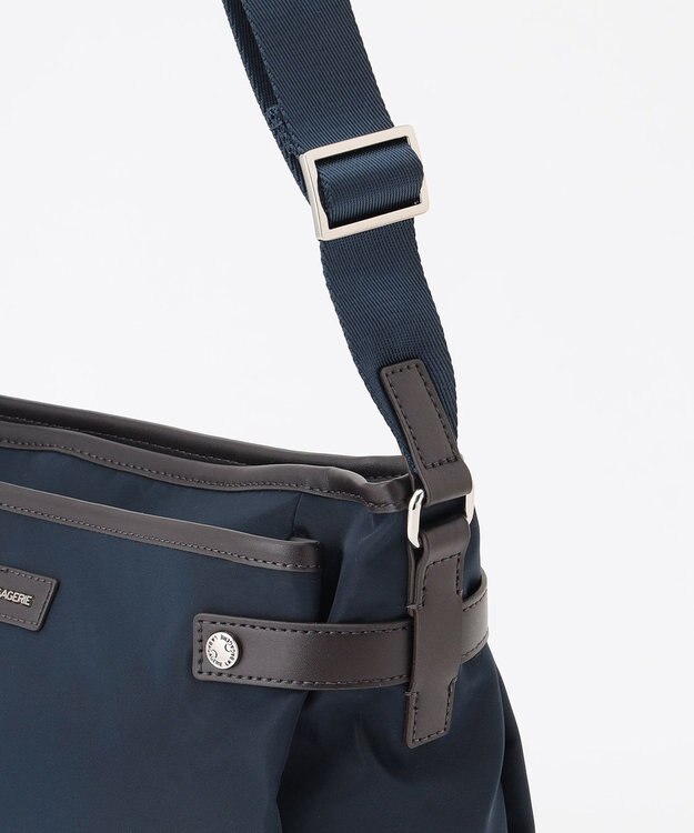 LA BAGAGERIE 【撥水ナイロン】ベーシックショルダー ネイビー