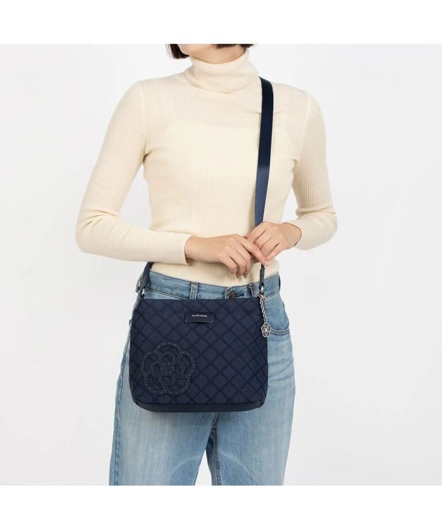 CLATHAS カペラ ショルダーバッグ（大） ネイビー