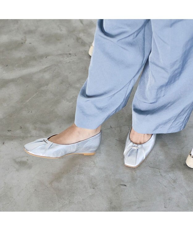 MODE ET JACOMO <MODE ET JACOMO>ソフトレザーフラットパンプス シルバー