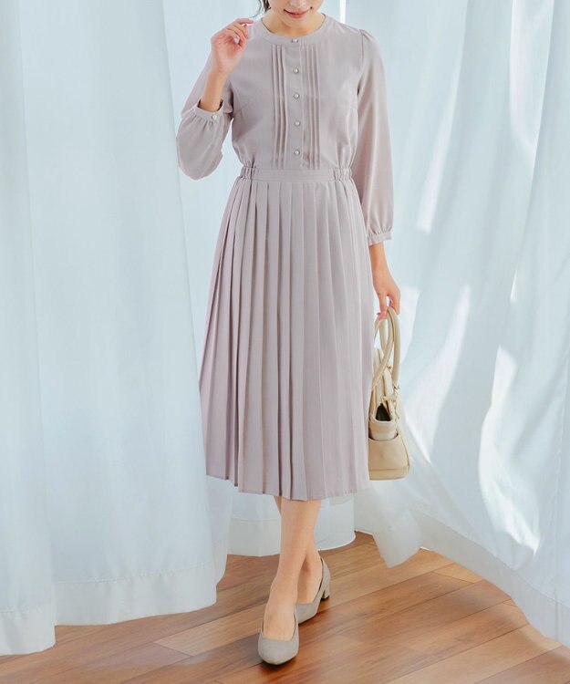 Tiaclasse 【新色追加・洗える】パールボタンプリーツワンピース グレージュ