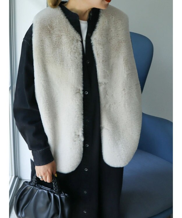 AMERICAN HOLIC 丈違いフェイクファーベスト Gray Beige