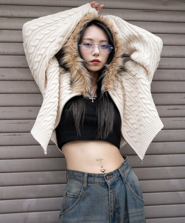 WEGO フェイクファー付きケーブルニットパーカー ホワイトアイボリー