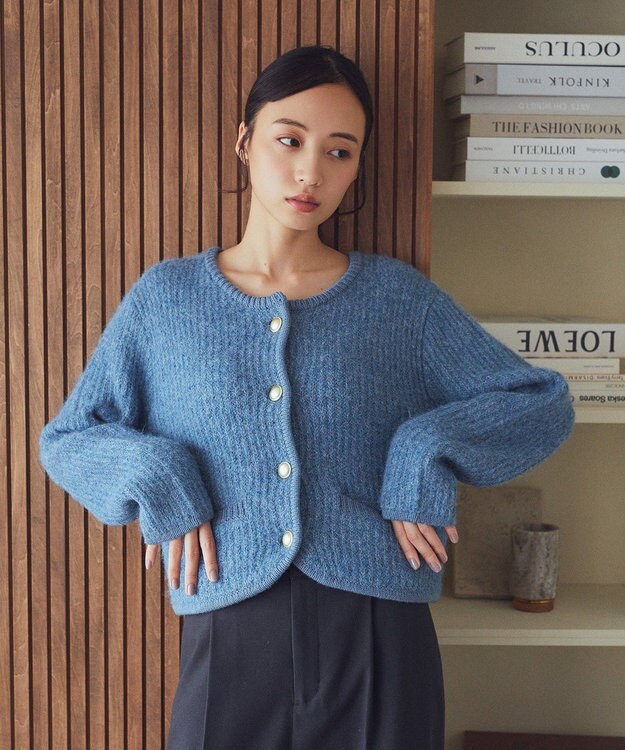 earth music&ecology ゴールド釦ショートニットカーディガン Blue