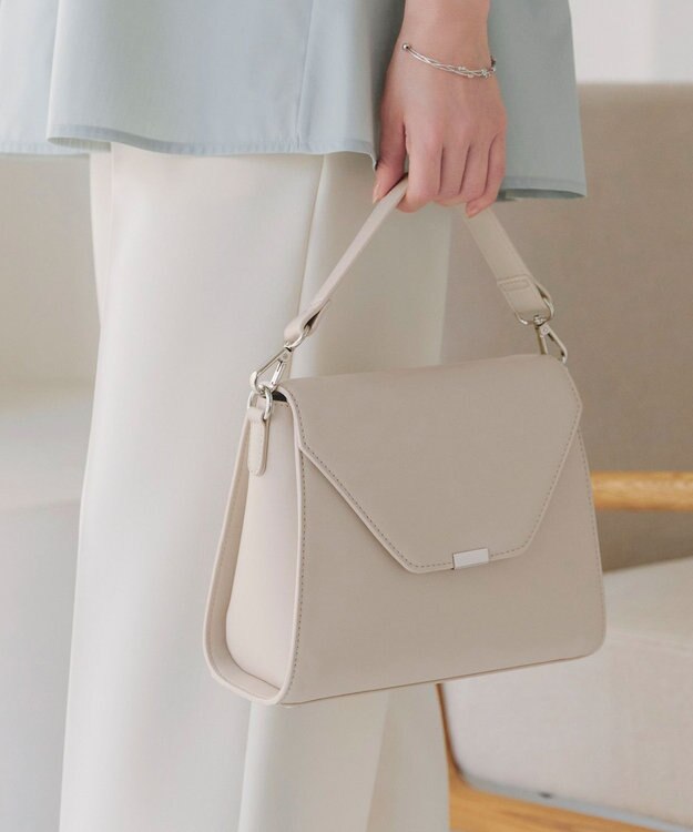 Tiaclasse 【安田美沙子さん着用・4way /2TYPEハンドル】パールチェーン付きハーフフォーマルミニバッグ ベージュ