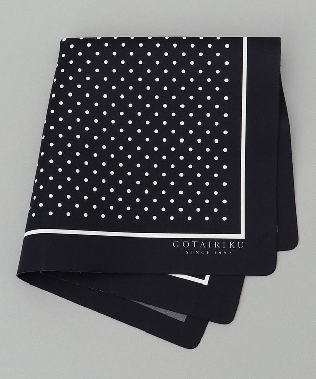 GOTAIRIKU BOX入りでギフトに最適【高機能吸水 / 抗菌防臭加工/シワになりにくい】バンダナハンカチ ブラック×ドット