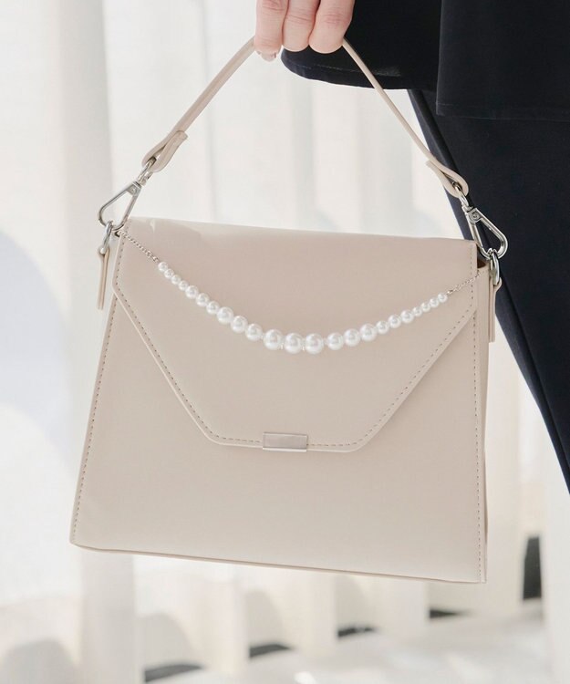 Tiaclasse 【安田美沙子さん着用・4way /2TYPEハンドル】パールチェーン付きハーフフォーマルミニバッグ ベージュ