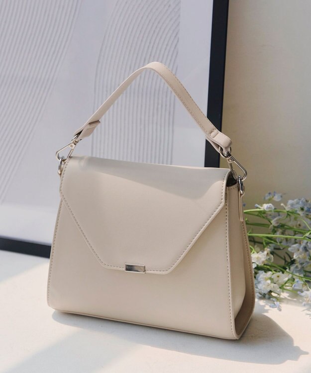 Tiaclasse 【安田美沙子さん着用・4way /2TYPEハンドル】パールチェーン付きハーフフォーマルミニバッグ ベージュ