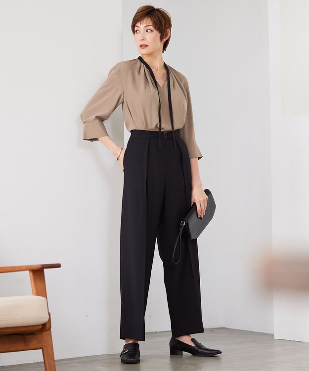 ICB 【接触冷感・洗える】BackSatinAmunzen ナロータイブラウス ライトモカ系