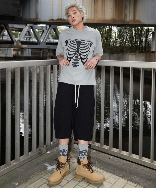 WEGO 【ユニセックス着用ITEM】ブリーチボーングラフィックT（SS） グレー