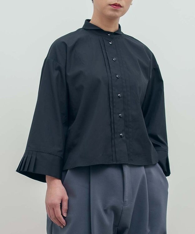 muuc 〈遠州織物の工場で織られた上質なコットン生地〉〈ブロード生地〉フロントタック プリーツ八分袖ブラウス ブラック