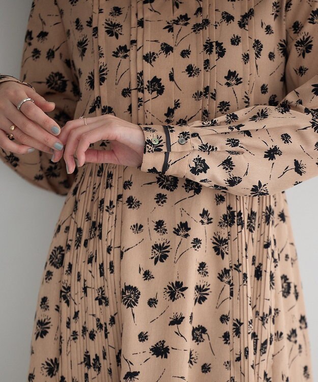 YECCA VECCA フラワー柄プリーツMIXワンピース Beige