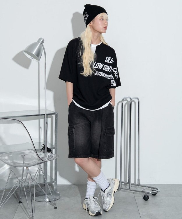 WEGO 【ユニセックス着用ITEM/MLサイズ展開】キーネックフェイクレイヤードグラフィックT（SS） ブラック