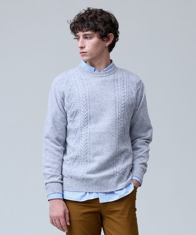J.PRESS MEN ウール×カシミヤの上質素材【Cash Lamb's Wool】ケーブルクルーネック ニット_25年モデル ライトグレー系