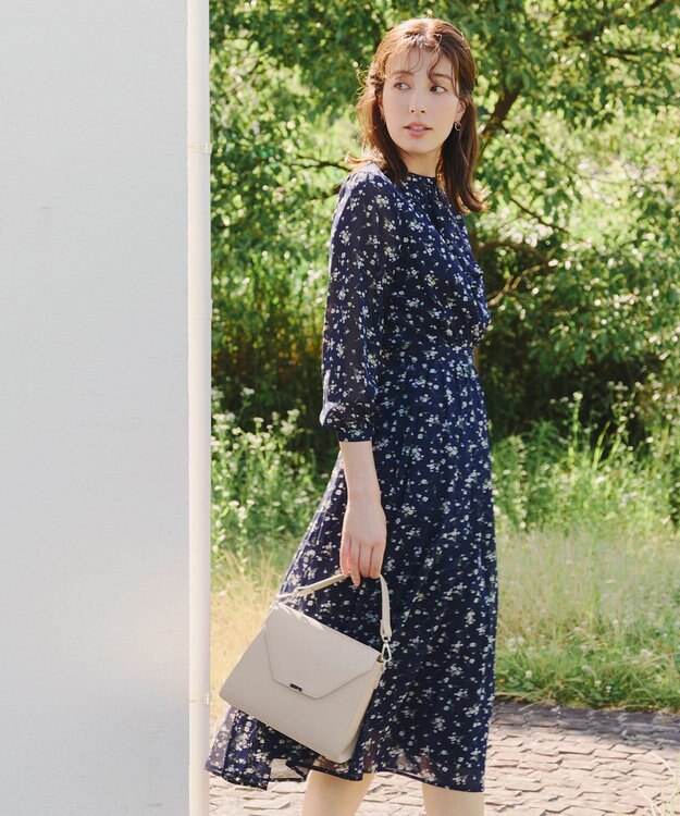 Tiaclasse 【安田美沙子さん着用・4way /2TYPEハンドル】パールチェーン付きハーフフォーマルミニバッグ ベージュ