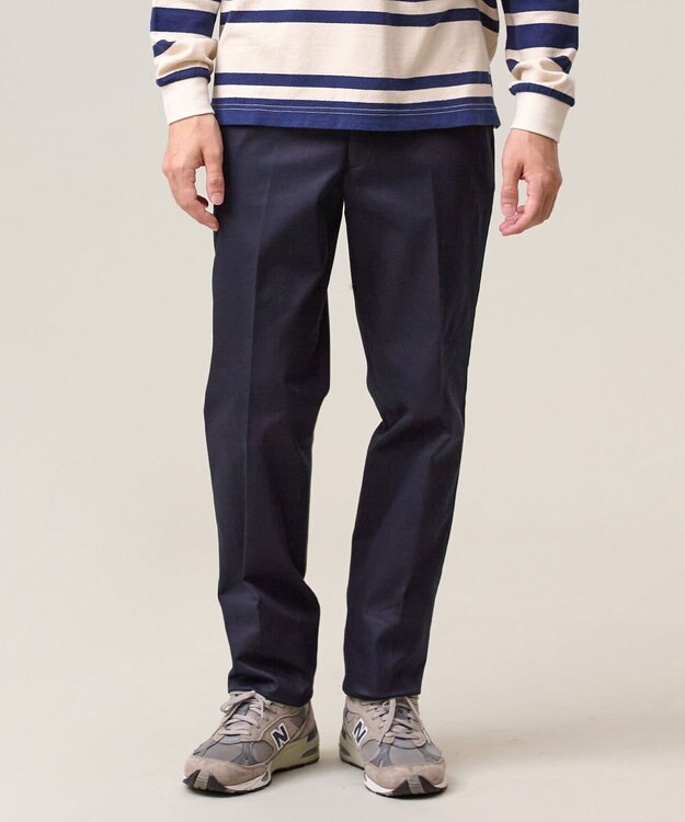 J.PRESS MEN 洗練されたシルエットと機能美【ストレッチ】トリコチン ステムテーパードパンツ ネイビー系