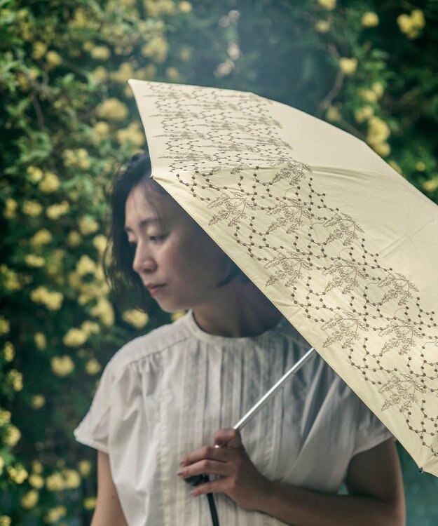 【UVカット率99%以上・一級遮光生地・晴雨兼用】イラカ刺繍の