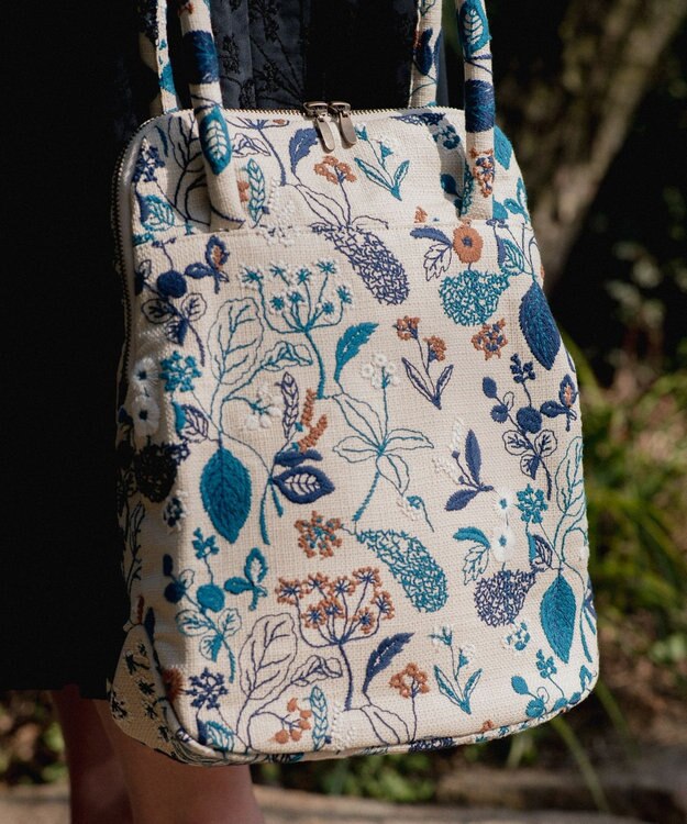 AND WOOL 筆記帳刺繍のバッグ ベージュ