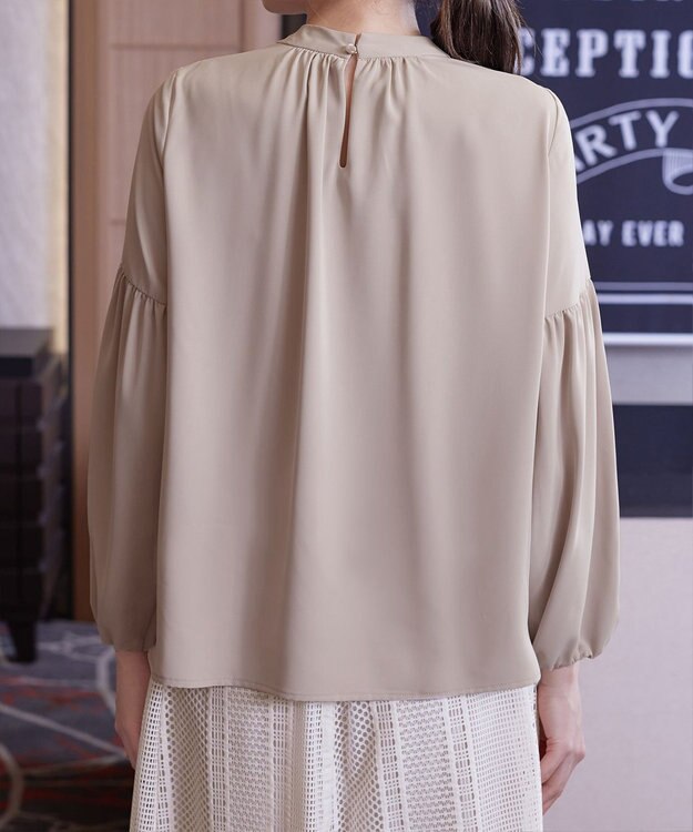 Tiaclasse 【洗える】ボリューム袖ハイネックブラウス グレージュ