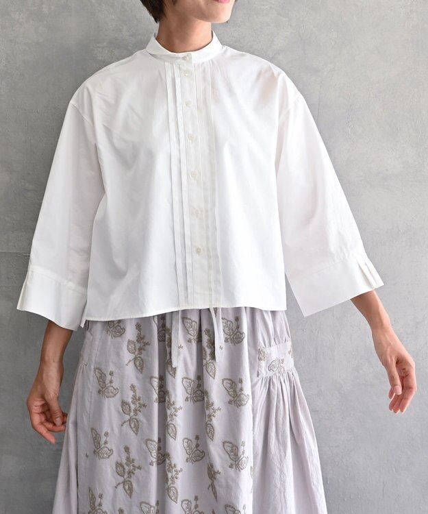 muuc 〈遠州織物の工場で織られた上質なコットン生地〉〈ブロード生地〉フロントタック プリーツ八分袖ブラウス ホワイト