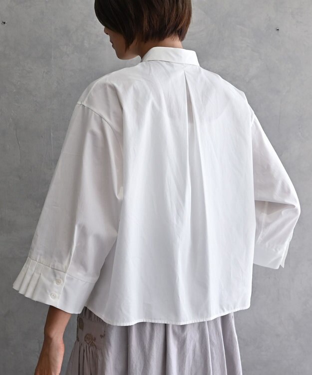 muuc 〈遠州織物の工場で織られた上質なコットン生地〉〈ブロード生地〉フロントタック プリーツ八分袖ブラウス ホワイト