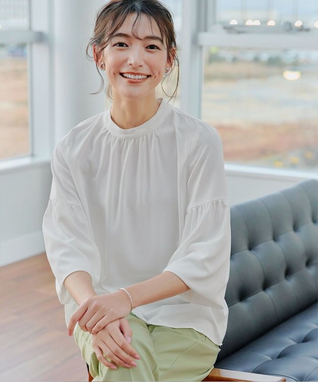 Tiaclasse 【洗える】ボリューム袖ハイネックブラウス オフホワイト