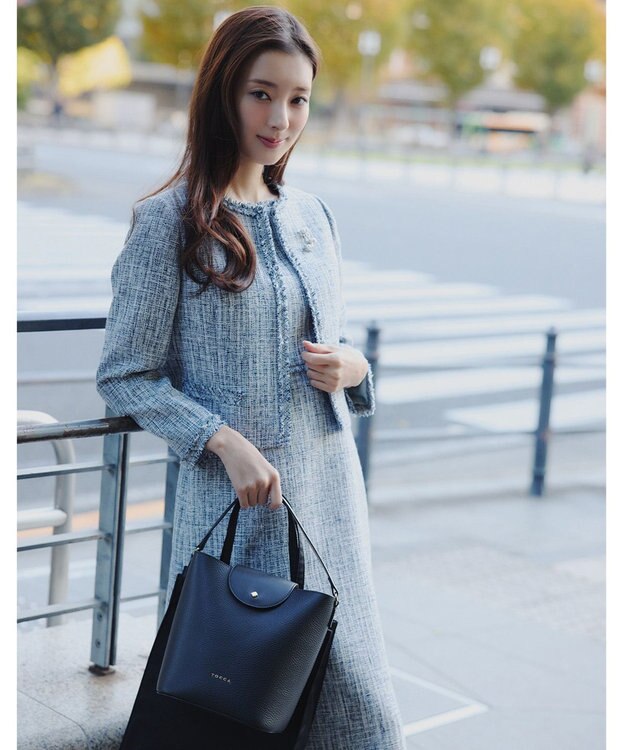 TOCCA PETAL SILHOUETTE LEATHER BAG  レザーバッグ ブラック系