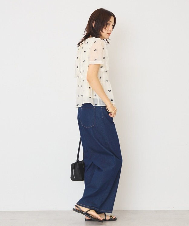 AMERICAN HOLIC 花柄刺繍シャーリングブラウス Off White