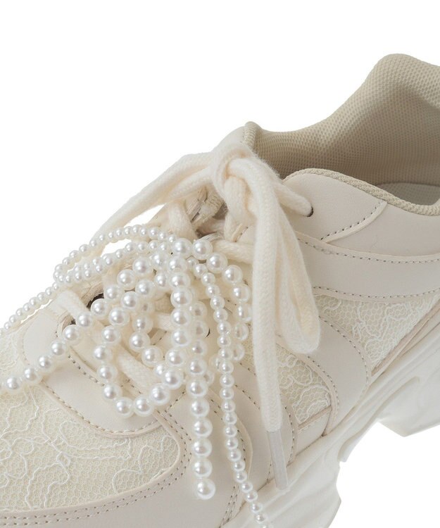 earth music&ecology 【チャーム付き】ＯＲｉｅｎｔａｌ　ＴＲａｆｆｉｃ　パールチャームスニーカー Ivory