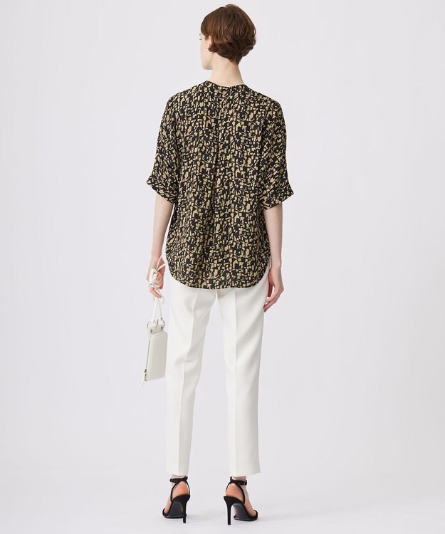 ICB 【新色追加・接触冷感・UVケア・速乾・洗える】BackSatinAmunzen  5分袖 キーネックブラウス ブラック×クレイベージュ系