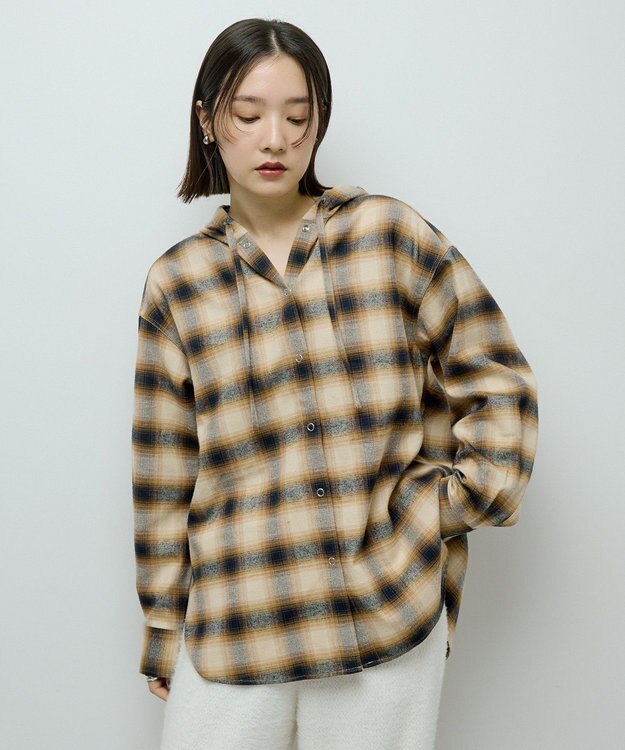 Green Parks ネルチェックフードシャツ Beige