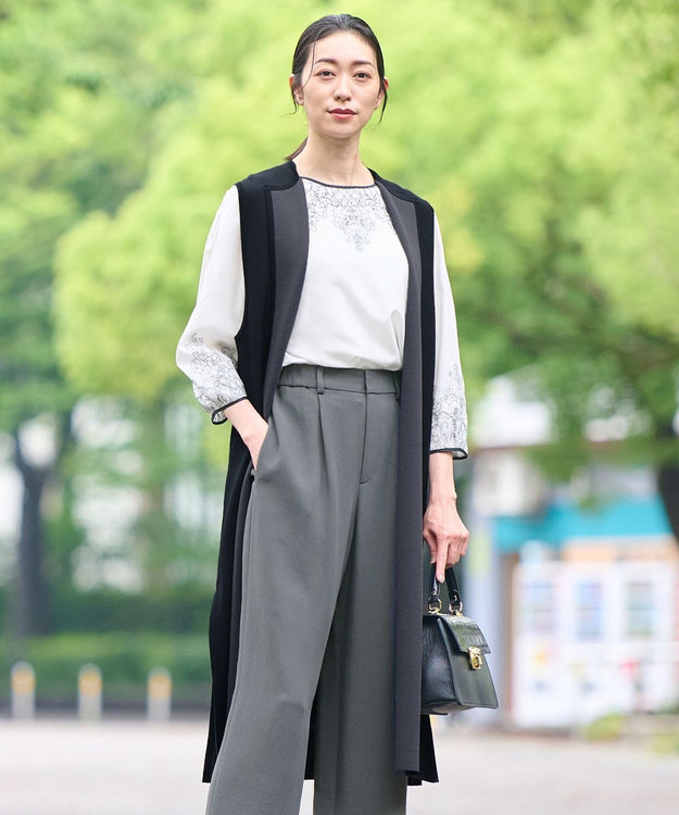 自由区 【WEB限定カラーあり・洗える】クレープストレッチニット ジレ ミッドナイト×スレート