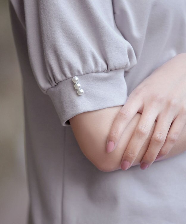 Tiaclasse L 【小倉優子さん着用・洗える・接触冷感・汗ジミ防止】“サマさまカットソー”パール付きパフスリーブトップス グレージュ