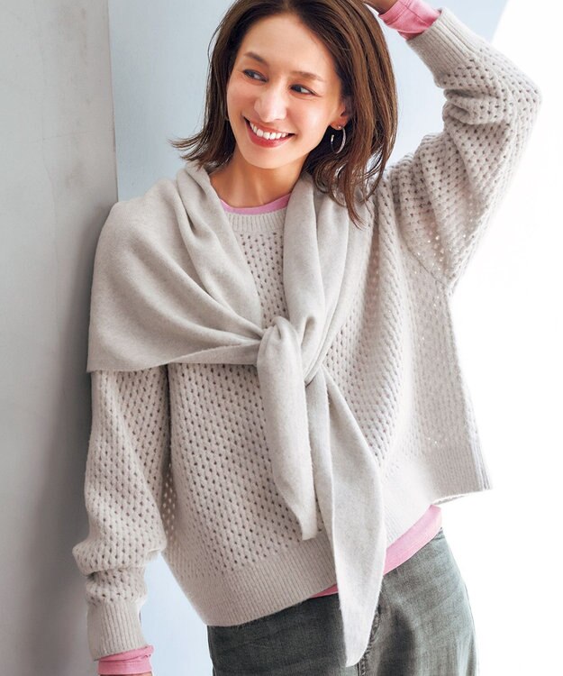 UNFILO 【WEB/一部店舗限定】ふわふわニット 三角ストール グレージュ