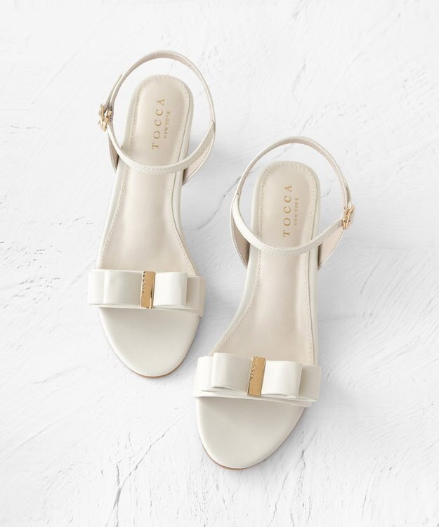 TOCCA NOBLE RIBBON SANDALS サンダル アイボリー系