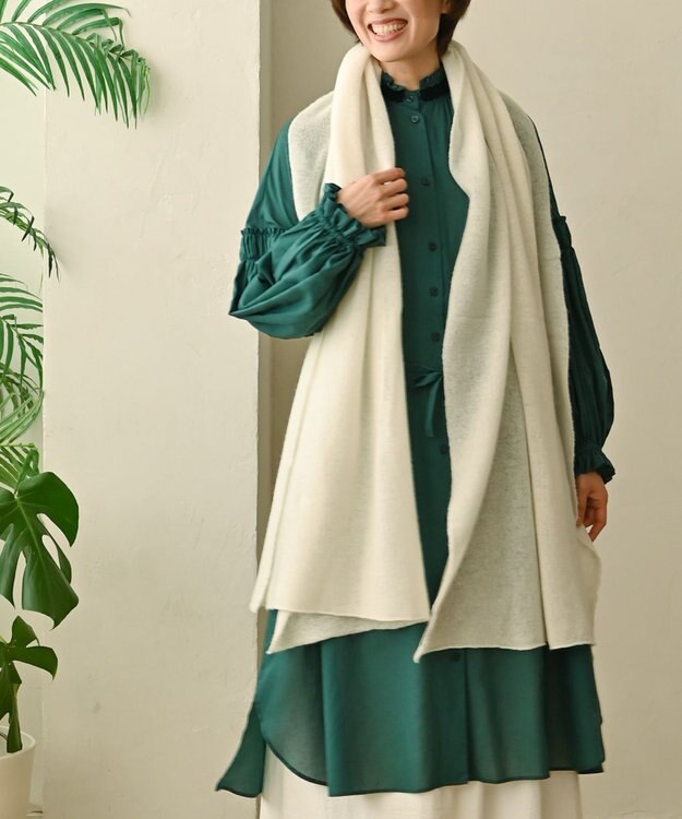 AND WOOL 〈上質な素材と手仕事から生まれたニット〉ホワイトカシミヤ100%の大判ストール ホワイト