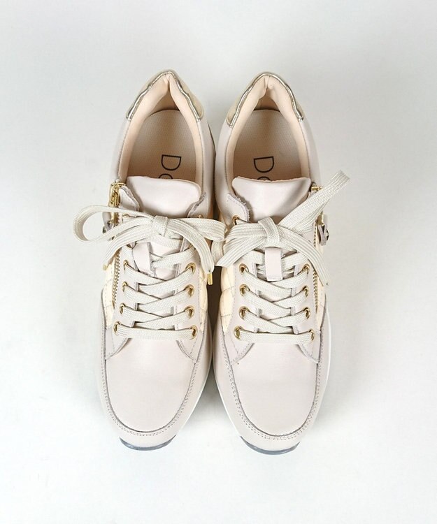 Dominic3 ヒールアップ サイドキルティング ジップスニーカー ブラック