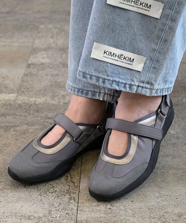 APOM 晴雨兼用　ウォーターレジストメリージェーンスニーカー グレー