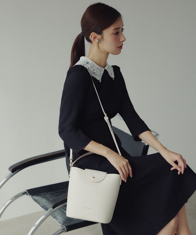 TOCCA PETAL SILHOUETTE LEATHER BAG  レザーバッグ アイボリー系