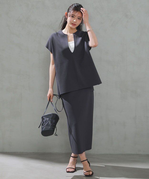 UNFILO 【WEB限定カラー】スゴ機能美ニット キーネック ジレ チャコール