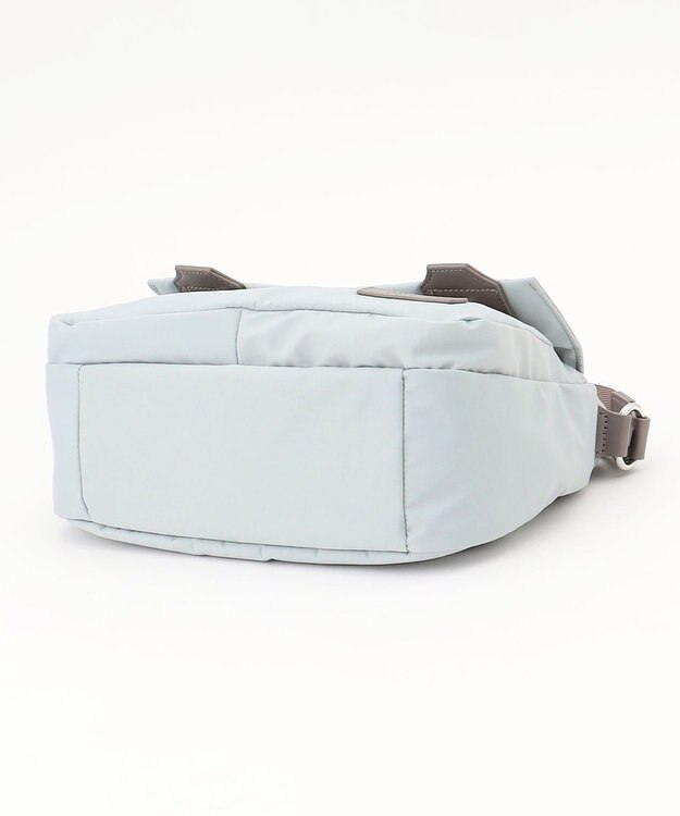 Y'SACCS ダブルタブ　トラベルポシェット ライトグレー