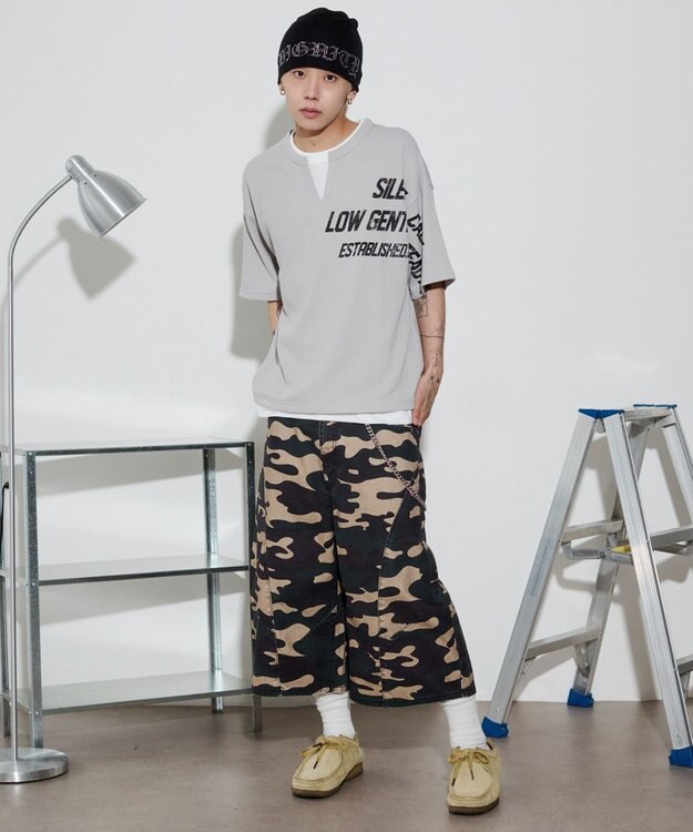 WEGO 【ユニセックス着用ITEM/MLサイズ展開】キーネックフェイクレイヤードグラフィックT（SS） グレー