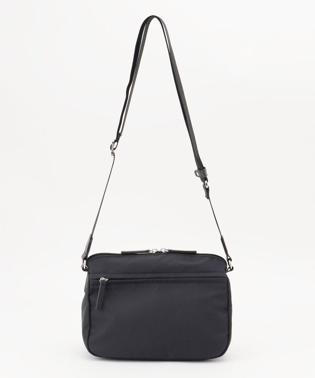 Y'SACCS ダブルタブ　トラベルポシェット ブラック