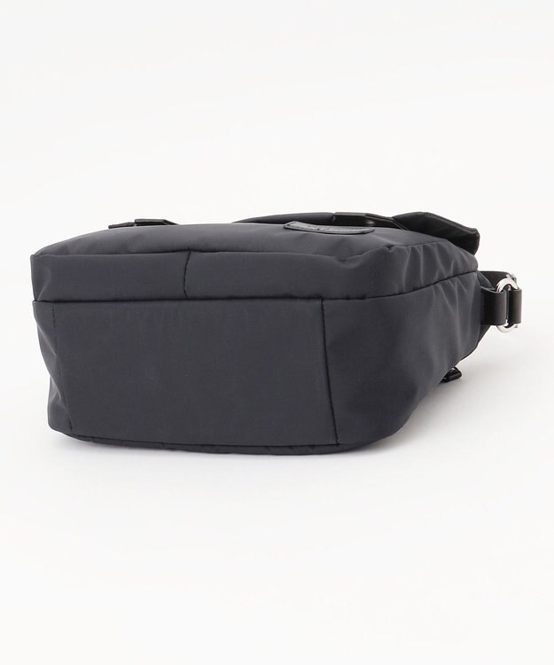 Y'SACCS ダブルタブ　トラベルポシェット ブラック